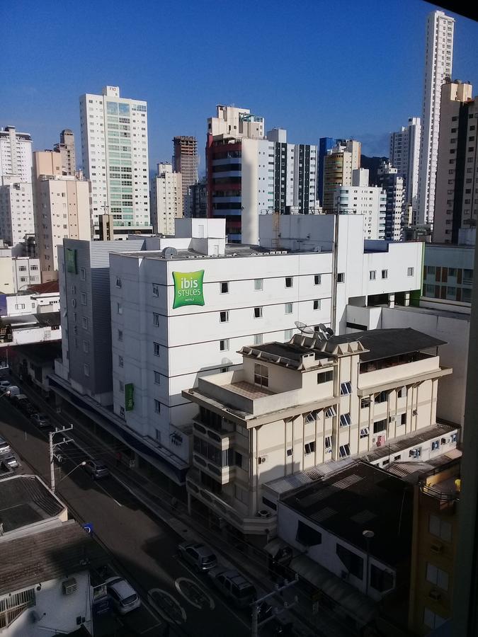 Balneário CamboriúApto Centro Bcアパートメント エクステリア 写真